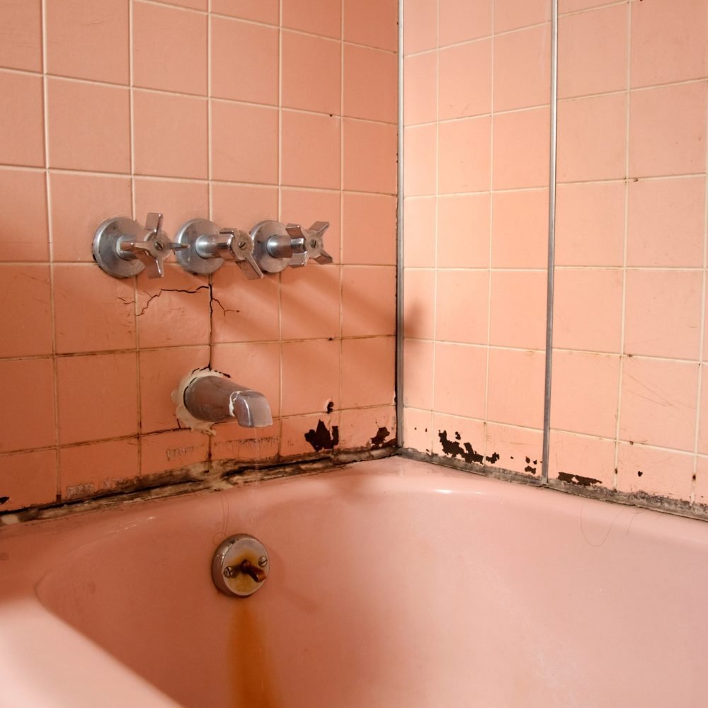 Image 4-Bathtub Crack Repair